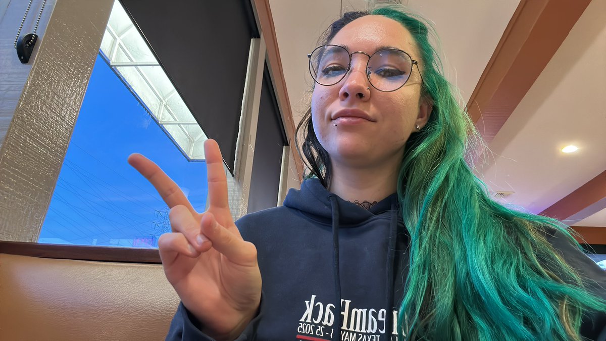 TheLadyMissKara tweet media