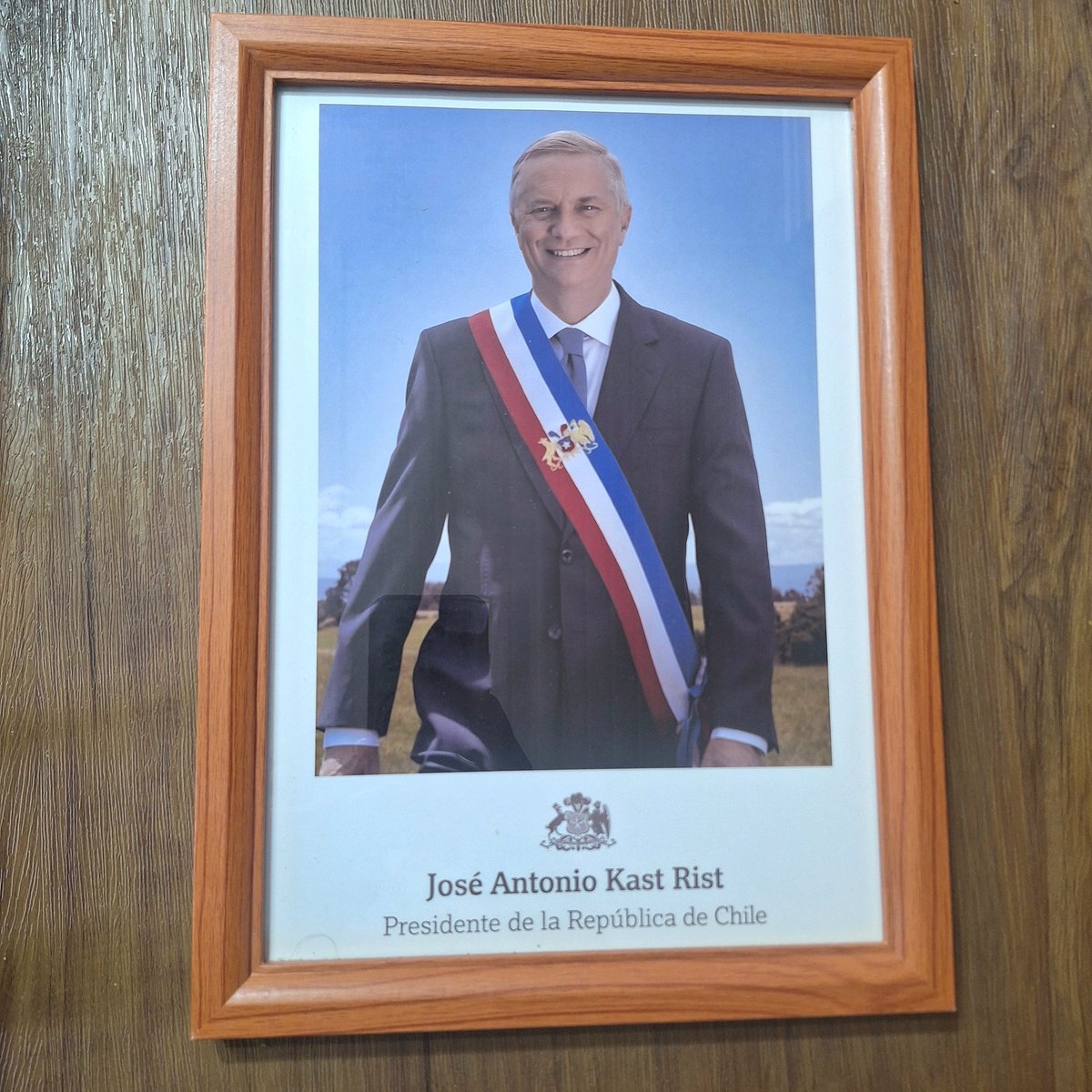 BazarPatriota's tweet photo. Apoyemos a Kast con su plan de #reconstrucciónnacional 

#cadenanacional #Bazarpatriota @GobiernodeChile @joseantoniokast @voceriagobierno https://t.co/KkU5Yus6Hp