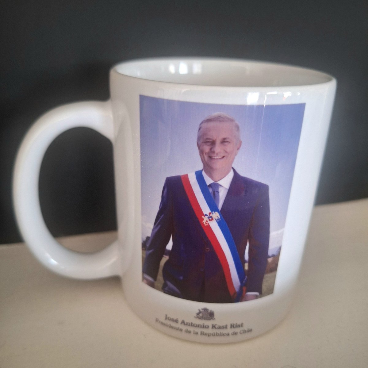 BazarPatriota's tweet photo. Apoyemos a Kast con su plan de #reconstrucciónnacional 

#cadenanacional #Bazarpatriota @GobiernodeChile @joseantoniokast @voceriagobierno https://t.co/KkU5Yus6Hp