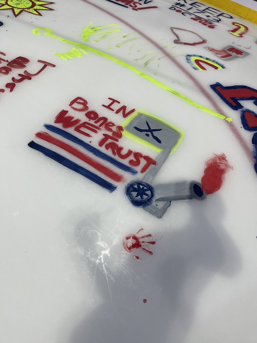 acoolins24's tweet photo. Did the same thing for mine tn. I’m hoping he stays. https://t.co/F9aartEoAJ
