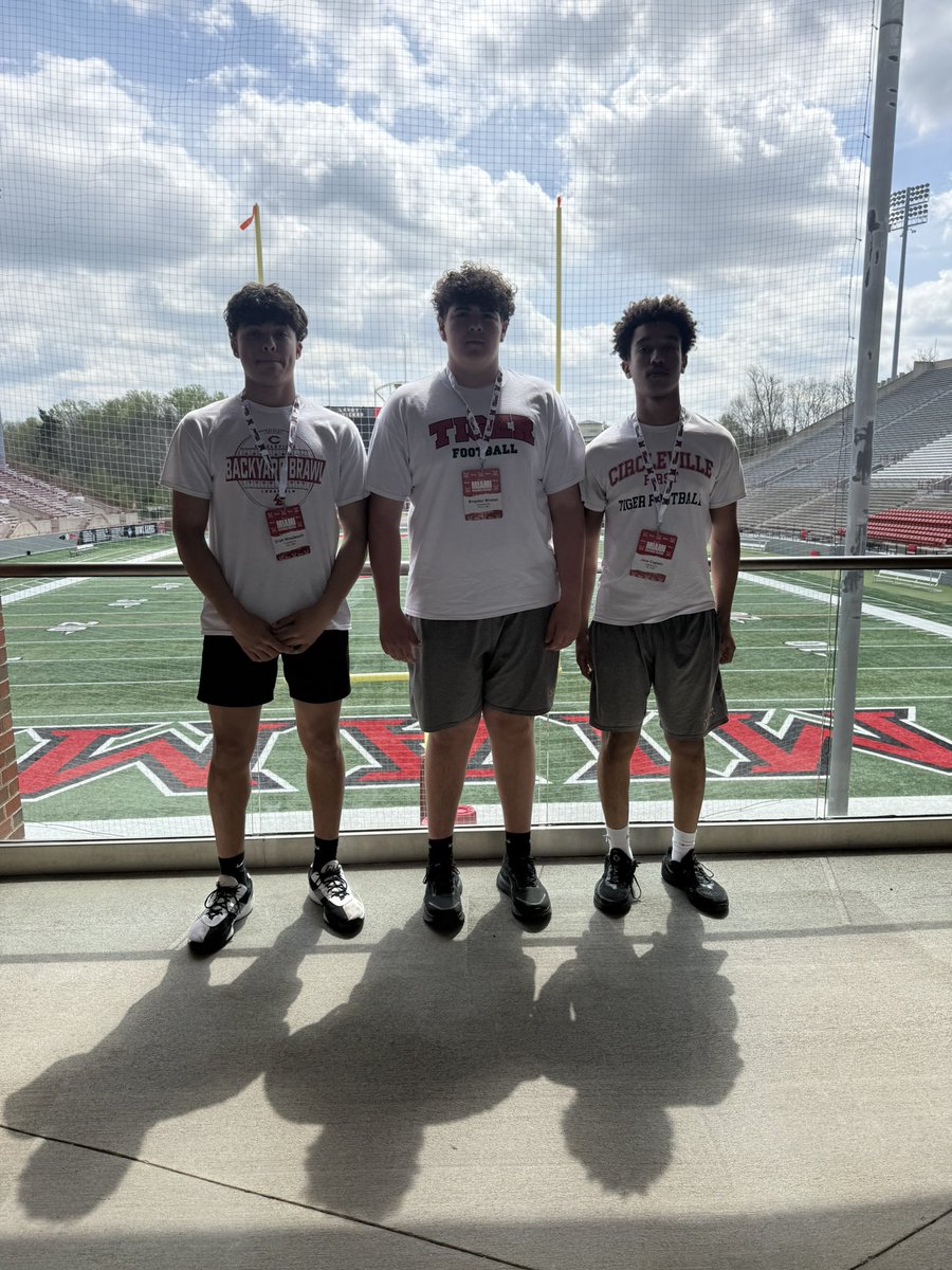 jacecaptain2's tweet photo. Had a great time! @MiamiOHFootball thank you @CoachZeek_ for having me! 
@A_Ragland14 @Martin_Miami_HC @drew15martin https://t.co/Mi8OX44fBp