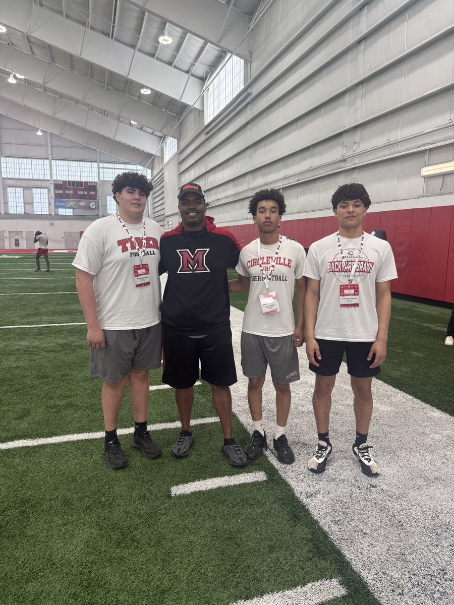 jacecaptain2's tweet photo. Had a great time! @MiamiOHFootball thank you @CoachZeek_ for having me! 
@A_Ragland14 @Martin_Miami_HC @drew15martin https://t.co/Mi8OX44fBp