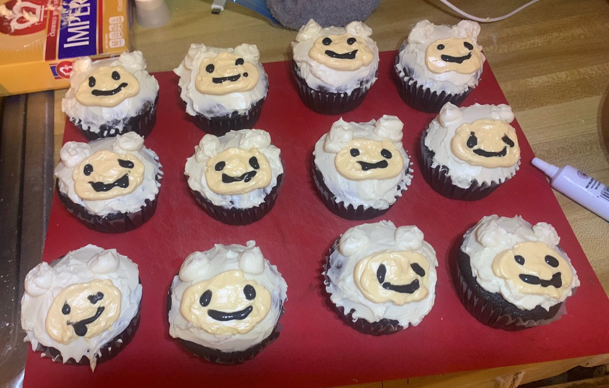 he looks a lil off but they taste great, for my darling boy on his birthday <3