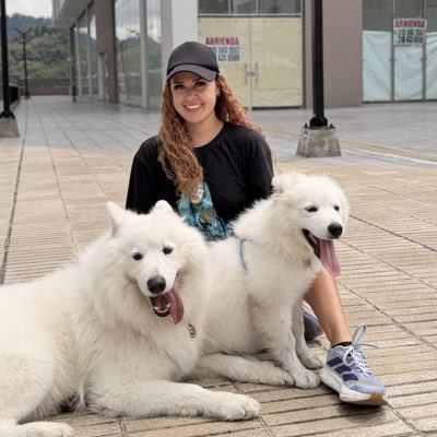 LauraSantaChica's tweet photo. #NuevaFotoDePerfil https://t.co/geDzM6qAZb