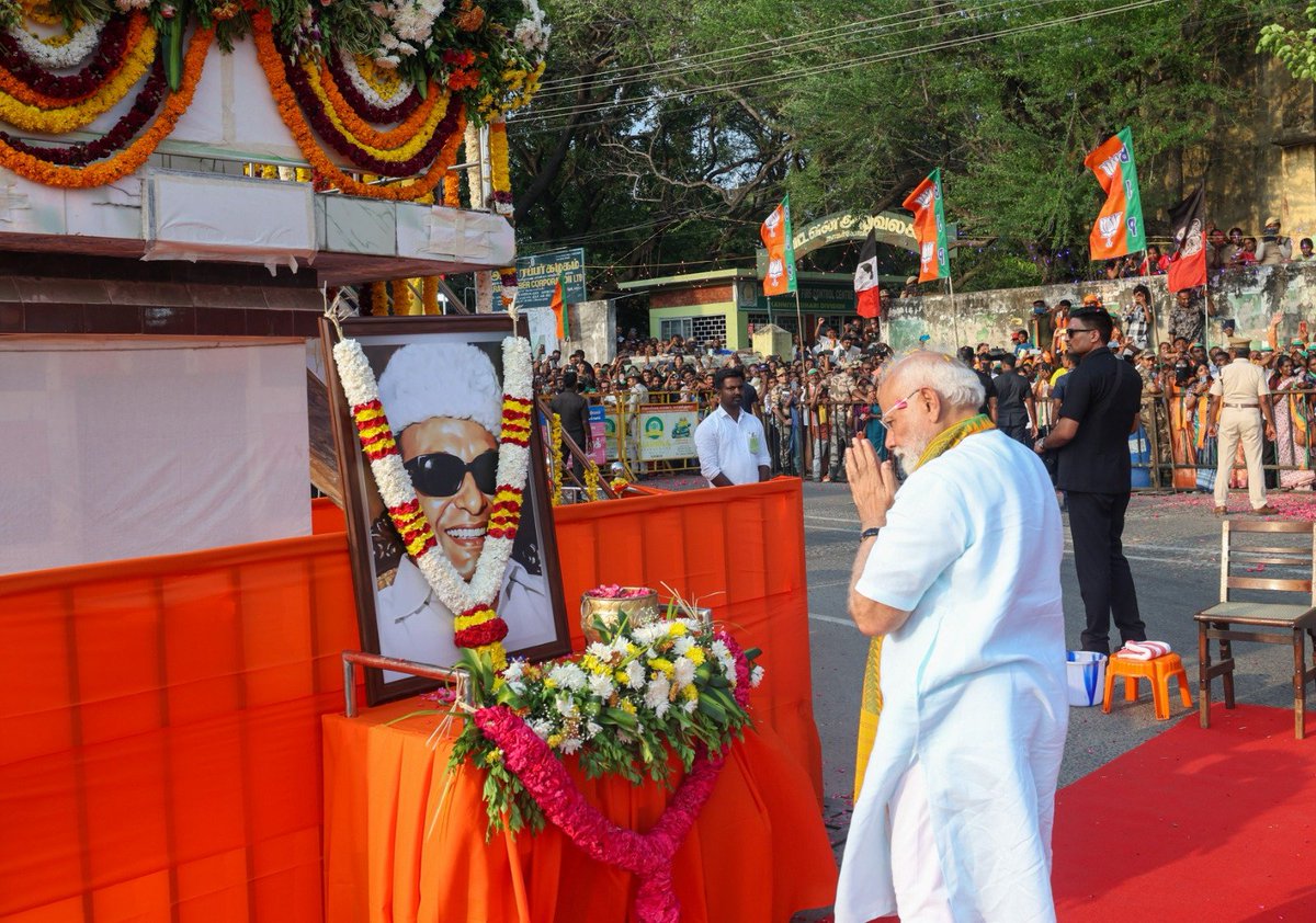 Narendra Modi tweet media