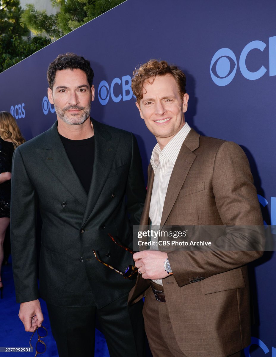 tomellisbrasill's tweet photo. 📷 | MEU DEUS !!!!

Tom Ellis e Nick Gehlfuss na CBS Fest 2026 https://t.co/WNDjQhVyNH