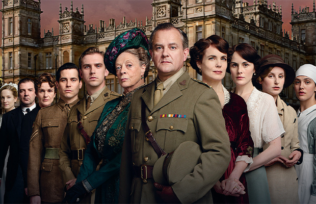 明日（4/17）10:00～
「ダウントン・アビー シーズン2」

第一次世界大戦で落ち着かない
ダウントンの毎日。
イザベルがマシューから驚くべき知らせを受け、
一家はさらに動揺する。

一方、ロンドンで母を看取り、
戻ってきたベイツはアンナにプロポーズする。

＃Dlife