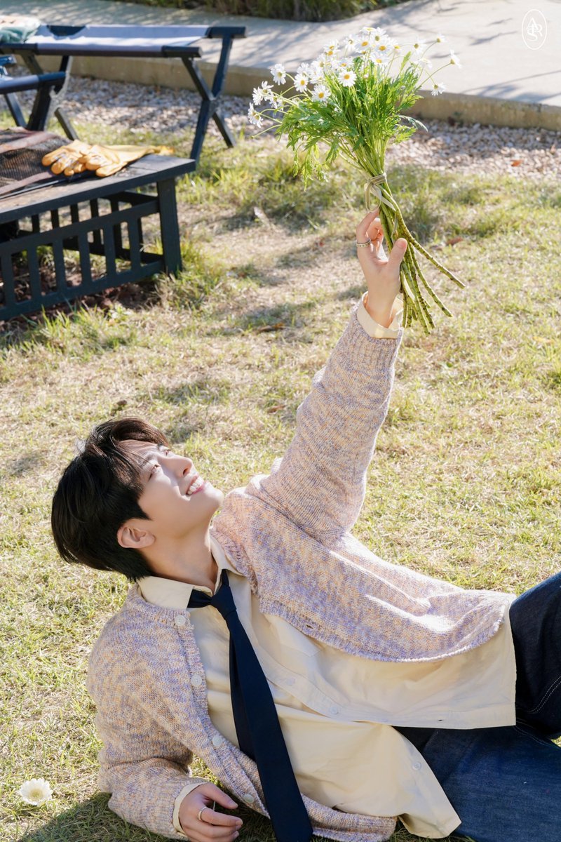 เมษาหน้าร้อนอะไร เมษาน่ารักต่างหาก ><😍🥰😊🌺🌻🌹🌼🌸🪻

📸youngjaexars.com/contents/69ddc…

#YoUnGjAe #Ars #영재 #갓세븐 #GOT7
<a href="/YOUNGJAExArs/">영재 YOUNGJAE</a> <a href="/ChoiArs_YJ/">YOUNGJAE</a>