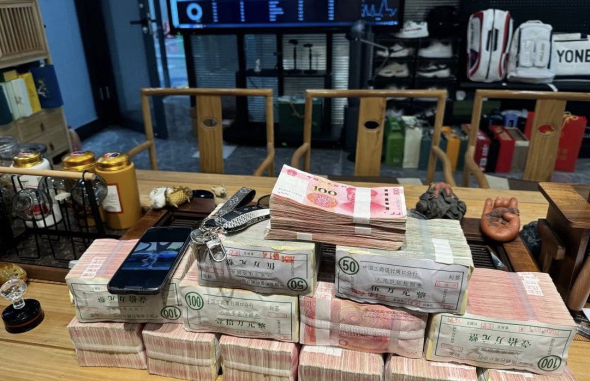 Tsuki岚 tweet media