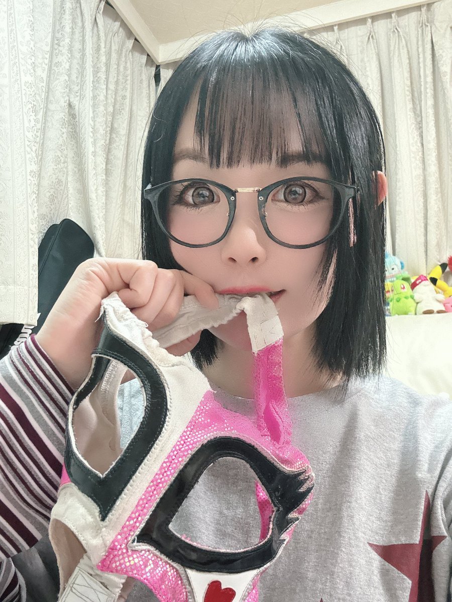 誰かを褒めると自分が褒められてると錯覚して幸福度が上がるから、どんどん人を褒めようね〜🌸