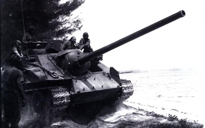 Esta, la semana de la Victoria, nos convoca a reencontrarnos y repensar cuánto de motivación tenemos, volviendo a aquellos días gloriosos de Girón, para seguir adelante por muy complejos y retadores que sean los tiempos y las amenazas que nos acechan. 

#Cuba
#LaPatriaSeDefiende