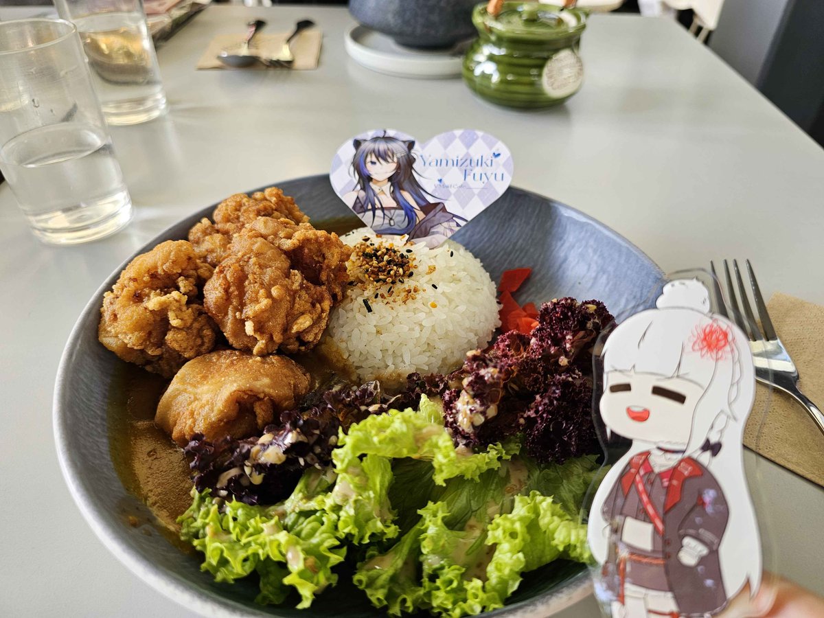 雖然說我標題寫的是感想，但這其實是一篇我想對主辦說的話。這裡也對主辦，嘉賓還有工作人員說一句：辛苦了！

p/s：照片我拍的不多真的不知道怎麼選，只好放食物了 _(:з」∠)_

#VMaidCafe2026 #幸福傳遞