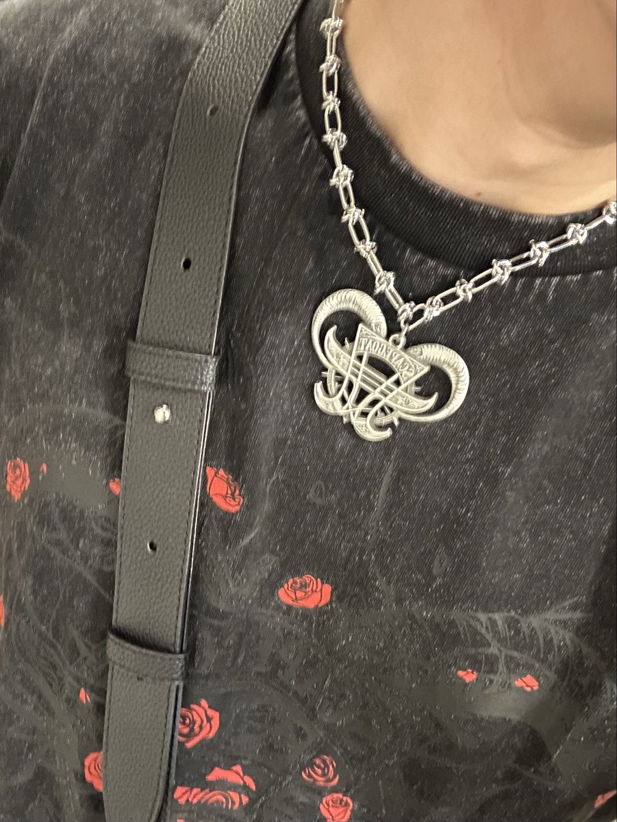 69Luckyboy's tweet photo. チャームをネックレスに
アレンジしたけど結構良きでした😌✨ https://t.co/W6wE7dtwhK