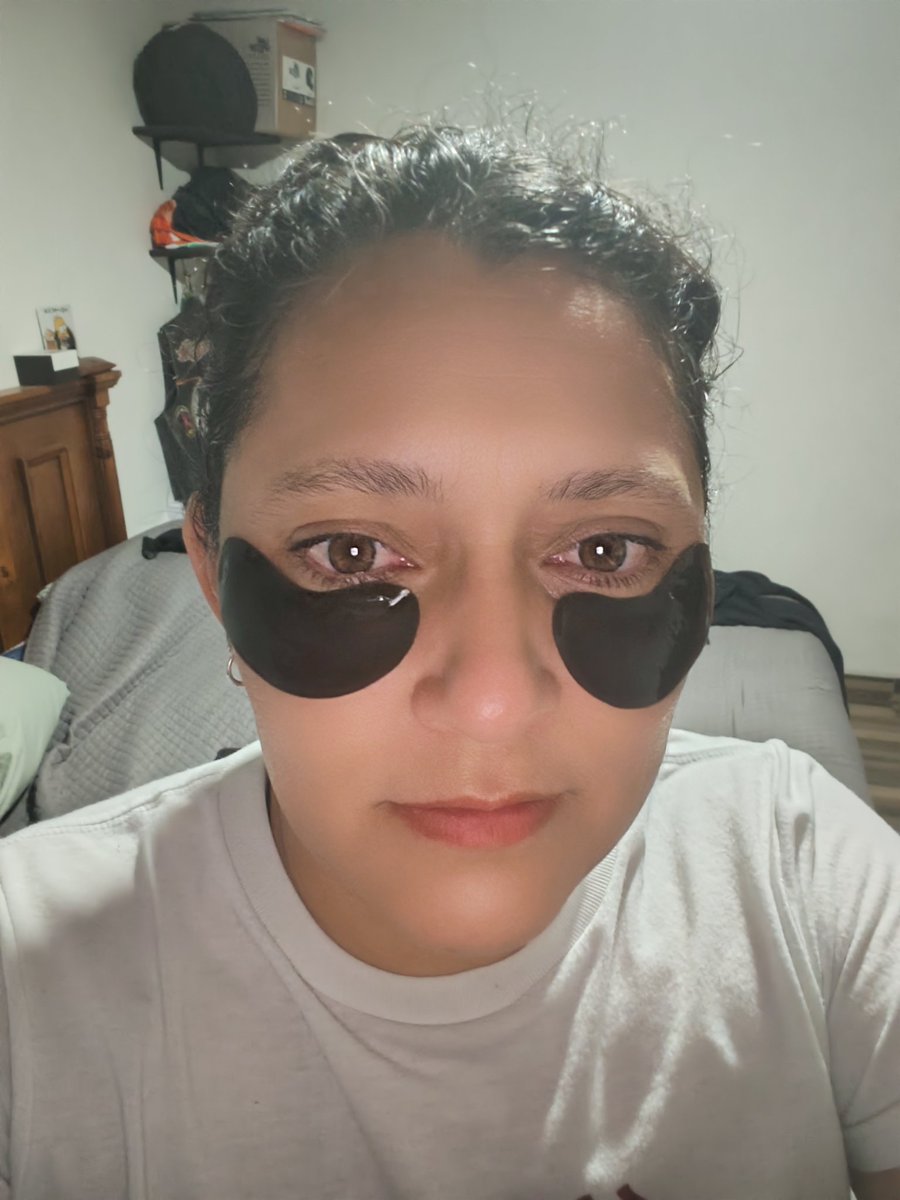 CandyDGalTap's tweet image. When you are a #LenaMiu fan you become a member of #TeamNoSleep, you need to have certain beauty routines and exercises to have the energy and strength to be a good fan 🫣🦋🧸

(No dark circles)
#GumberBears #MiuNatsha #LenaLalina #Miutopia #Lalinettes