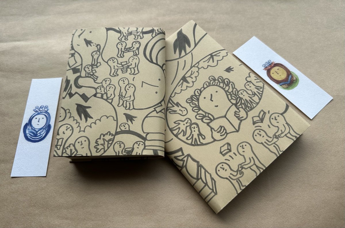 ウェブ古書店うみつばめです。

本棚の本が2さつ旅立つ。

ブックカバーをかけた。
栞を添えた。

本とお客様とご縁に感謝。

kaiensha.stores.jp

#本　#読書　#古書店うみつばめ