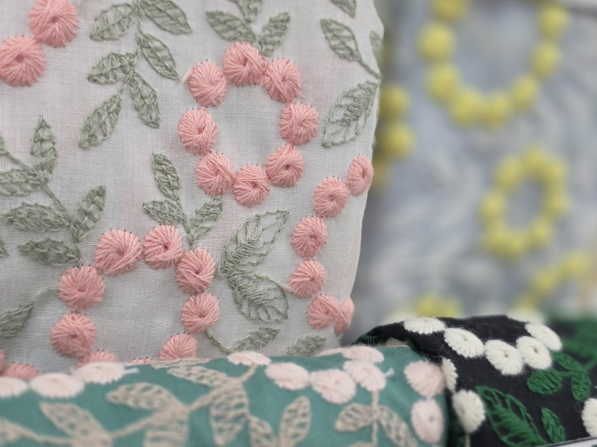 日本の刺繍も素晴らしい
これをどんな作品にするか？
見てみよう

made in 桐生