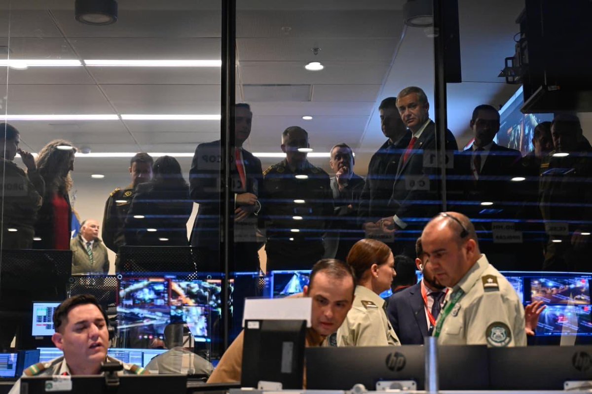 Carabineros de Chile tweet media