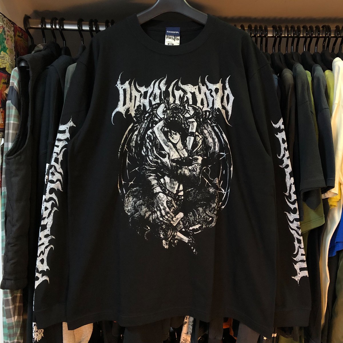 BodiesKoenji's tweet image. 高円寺Bodies
今日もバリバリオープンしてます⚡️⚡️

時期的なものなのか心なしか昨日位から海外からのお客さんが増えてますね！リピーターの方も居て非常に嬉しいです✌️

本日もどうぞ宜しく〜✌️

#高円寺 #古着 #アニメtシャツ #animetshirt #punk