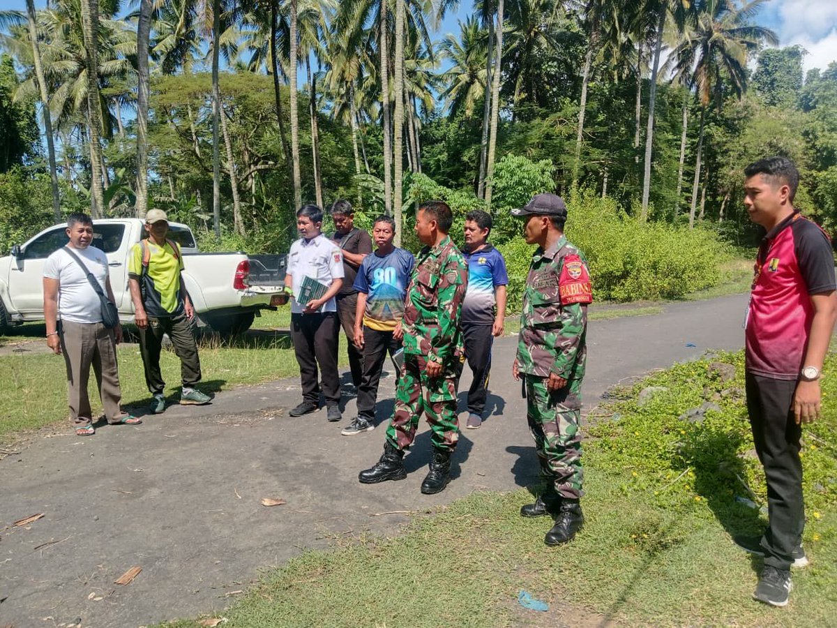 Kodam9Udayana's tweet image. Pasiter Kodim 1623/Karangasem Survei Lokasi Pembangunan Jembatan di Sungai Tukad Belong

#TNIManunggalRakyat #PembangunanDesa #JembatanGaruda #Karangasem #Infrastruktur