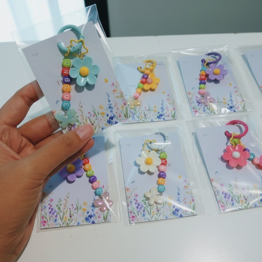 𖤐 ais. tweet media