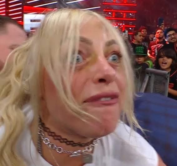 kelani_topguy_'s tweet image. When someone take the last root beer #rootbeer #wwe #livmorgan