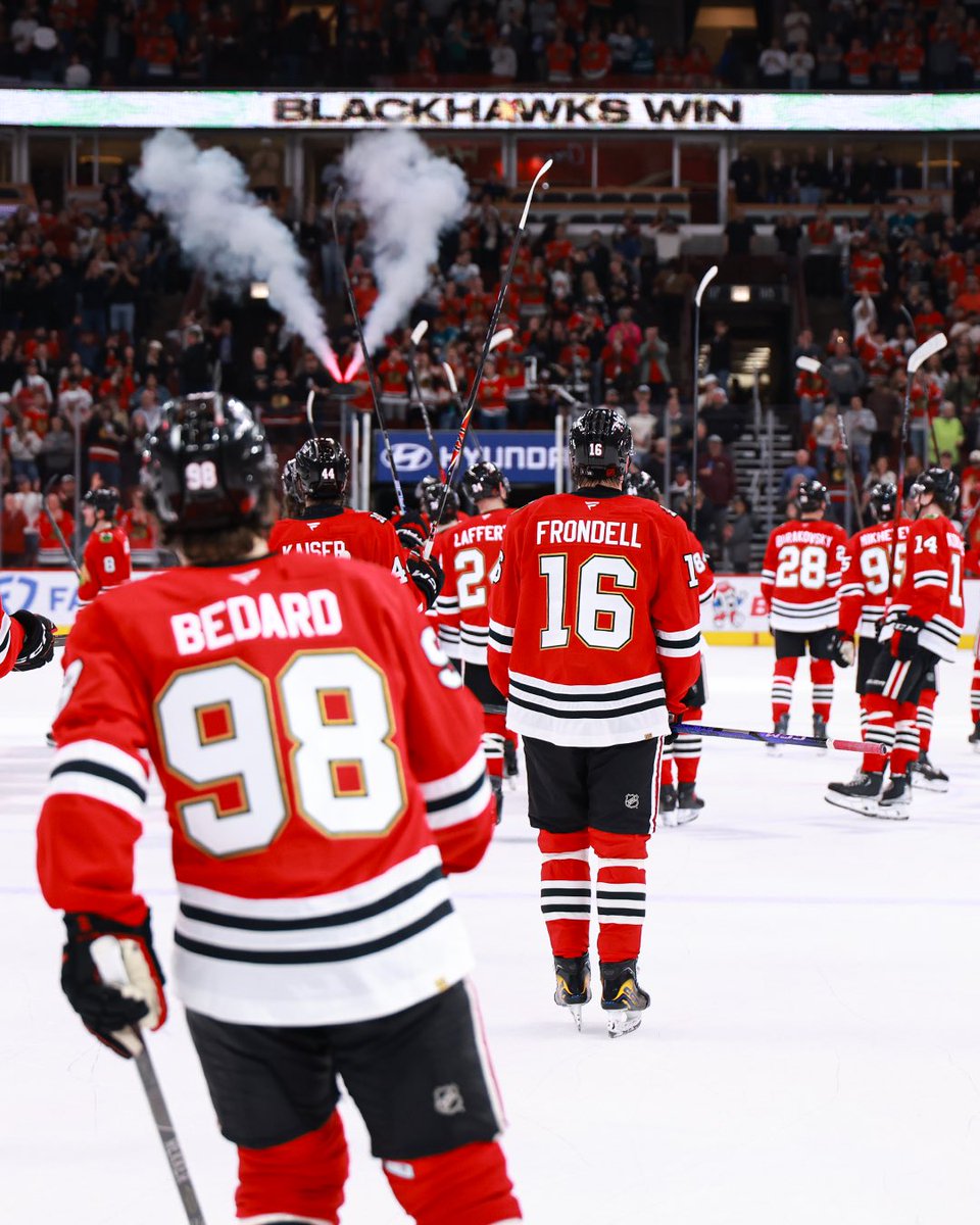 Chicago Blackhawks tweet media