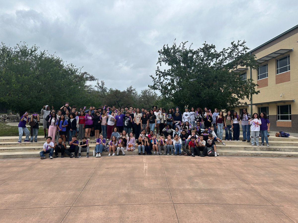 BernalCounselor's tweet photo. ๐Today was #PurpleUpDay at Bernal. We celebrated our 450+students during their lunches today. ๐
#TheyServeToo @JMendez_81 @NISDBernal https://t.co/BpCyrnCO3Y