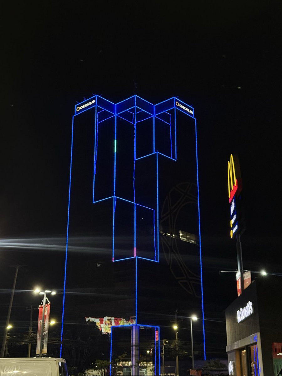robertom1_'s tweet photo. No es Dubai señores, es El Salvador!! 💙 https://t.co/eX96f2Wl0I