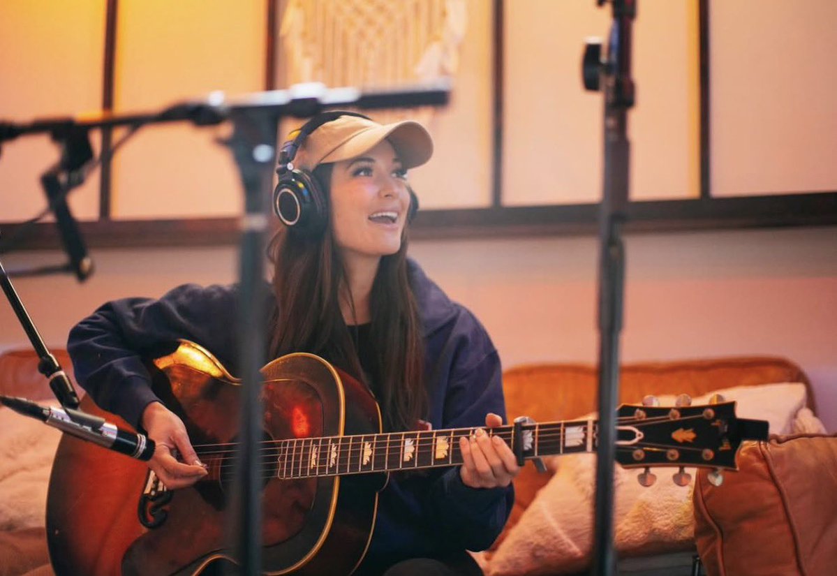 ★ A S H ★ tweet media