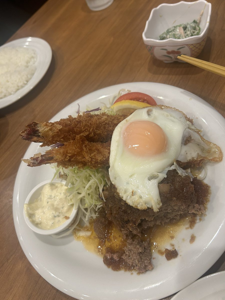 ハンバーグ食べたくて入ったお店に小沢さんのサインがあった