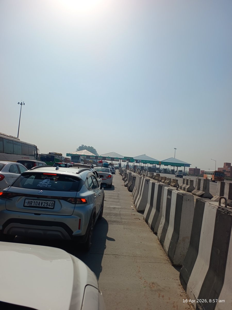 atcsunil1978's tweet photo. @NHAI_Official @nitin_gadkari 
Long queues at brijghat toll plaza https://t.co/UizUAuZQJW