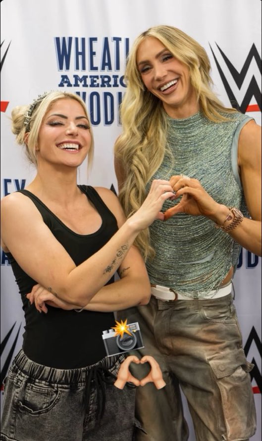 yana is charlotte's girl 𑣲 tweet media