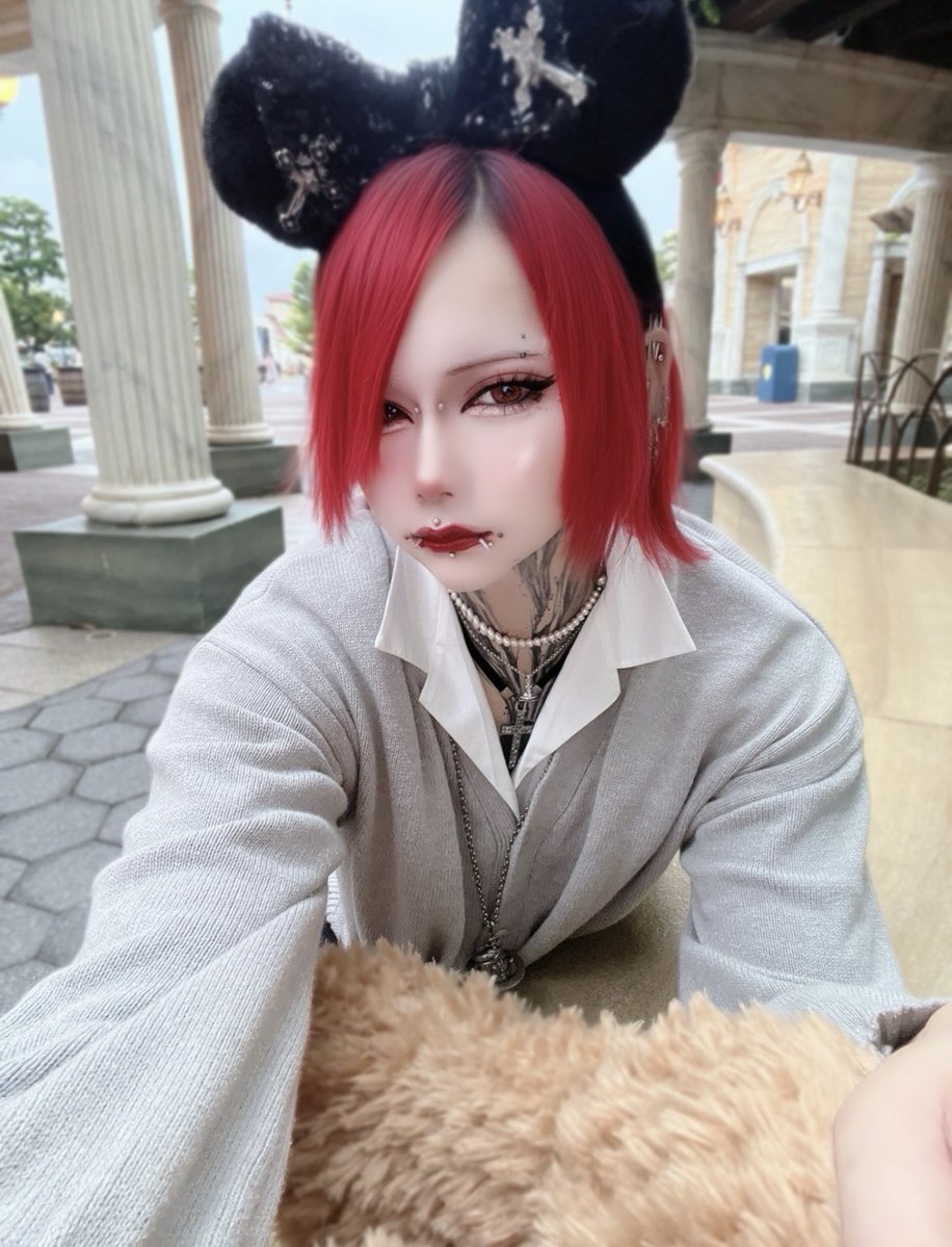 fragrance tweet media