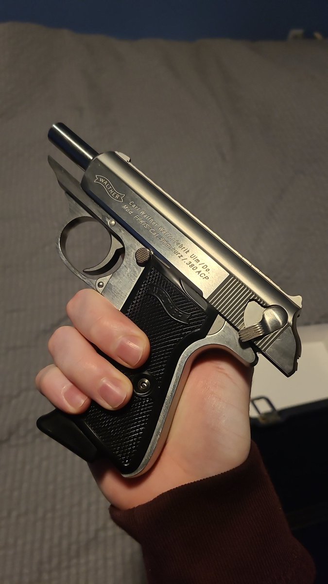 CalemVere's tweet photo. Now the proud owner of the 007 gentleman's carry 🔥 https://t.co/EwVUQJbzRG