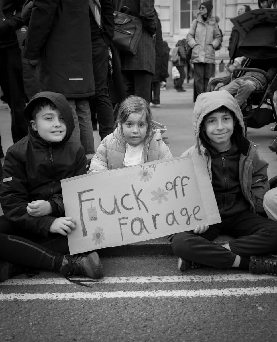 Antifa_Ultras tweet media