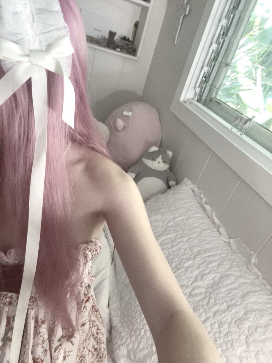 avry ◞ ˕ ◟.˚ tweet media