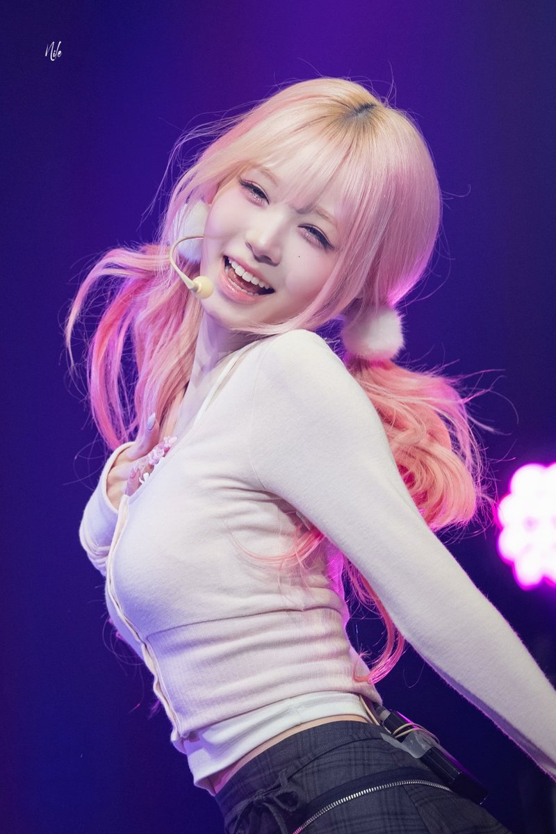 tripleS Chaewon updates tweet media