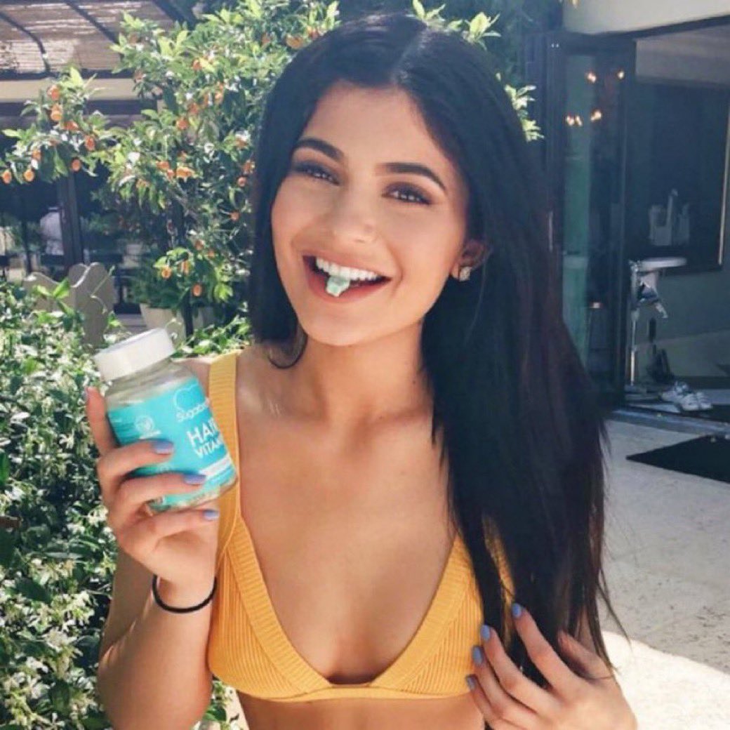 Sophie Turner stan tweet media