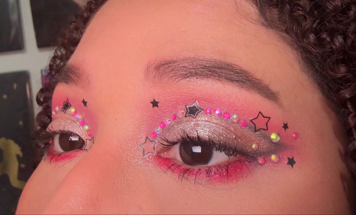 Késs ★ tweet media