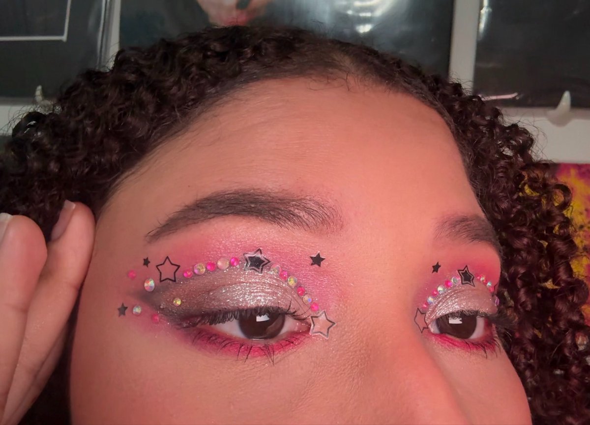 Késs ★ tweet media