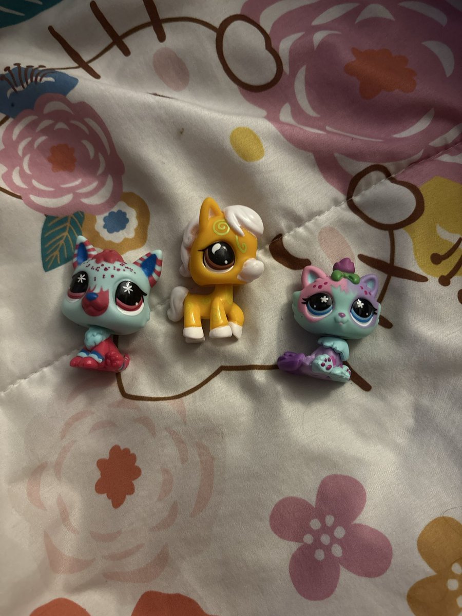 cherry 𝜗𝜚 tweet media