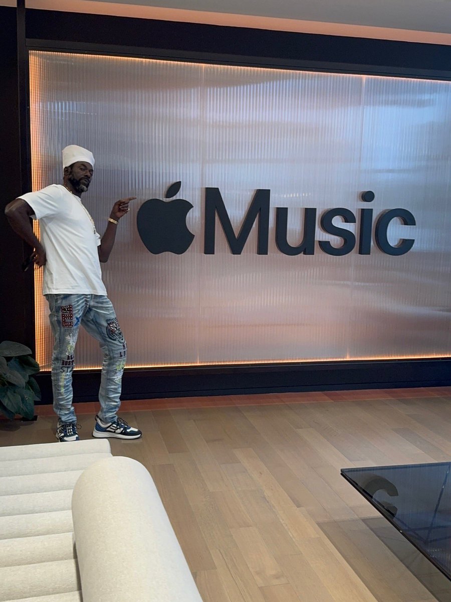 The Tropixs tweet media