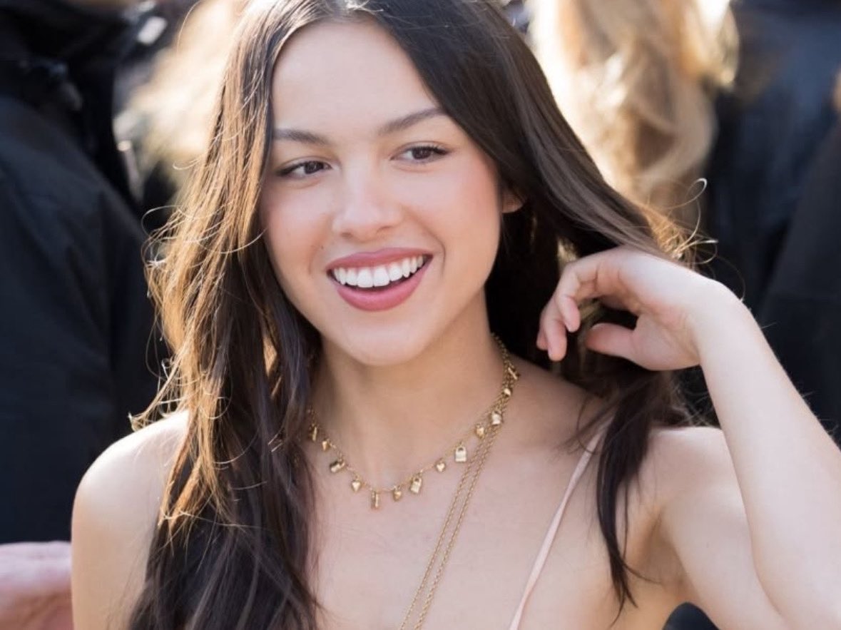 𝖬𝖺𝗂𝗌𝗂𝖾, tweet media