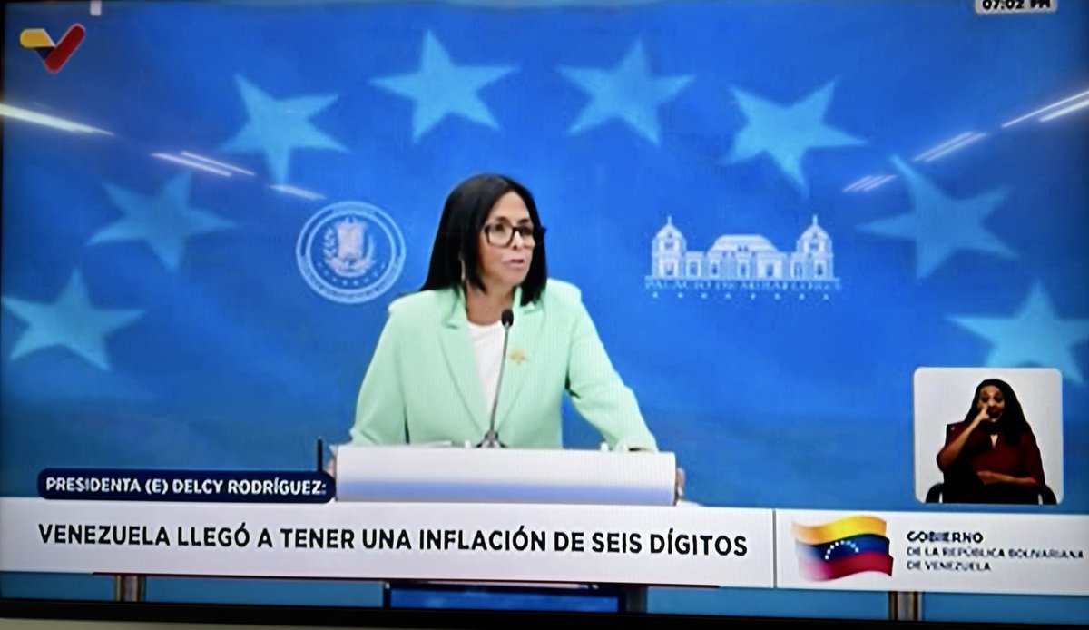 esunosde's tweet photo. #UltimoMinuto | Delcy Rodríguez informó que el próximo 1 de mayo se anunciará oficialmente el ingreso mínimo #Venezuela. 

Desde marzo de 2022 el país no experimenta un aumento oficial. El salario se mantiene congelado en 130 bolívares mensuales. https://t.co/yZS9NbMQgy