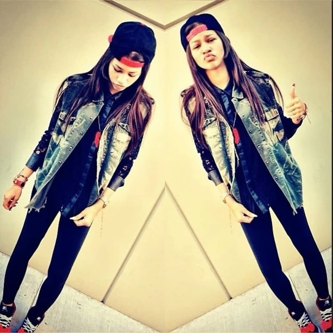 #freelaura tweet media