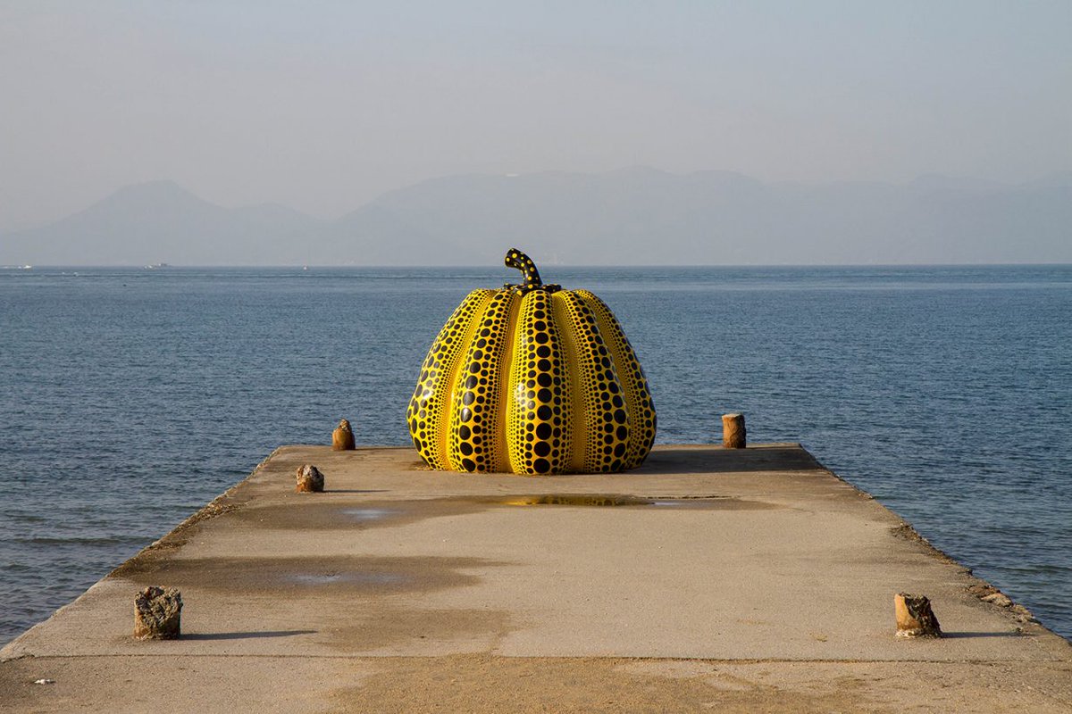 Whereisarts's tweet photo. In 2021, Yayoi Kusama’s iconic Yellow Pumpkin on Naoshima was swept away by Typhoon Lupit. The sight of it bobbing in the waves went viral worldwide. It’s since been restored, standing as a symbol of resilience. #YayoiKusama #Naoshima #Art https://t.co/Mv2XpZI9TR