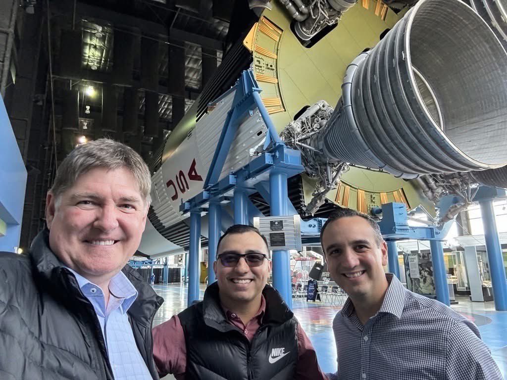 arandatamayo_'s tweet image. #Local ¡Orgullo Regio en el Espacio! FRISA impulsa el regreso a la Luna 🚀🌕

La empresa regiomontana #FRISA confirmó su participación estratégica en un hito histórico para la industria aeroespacial al integrarse formalmente al programa Artemis II. 🧑‍🚀

Según informó la compañía,