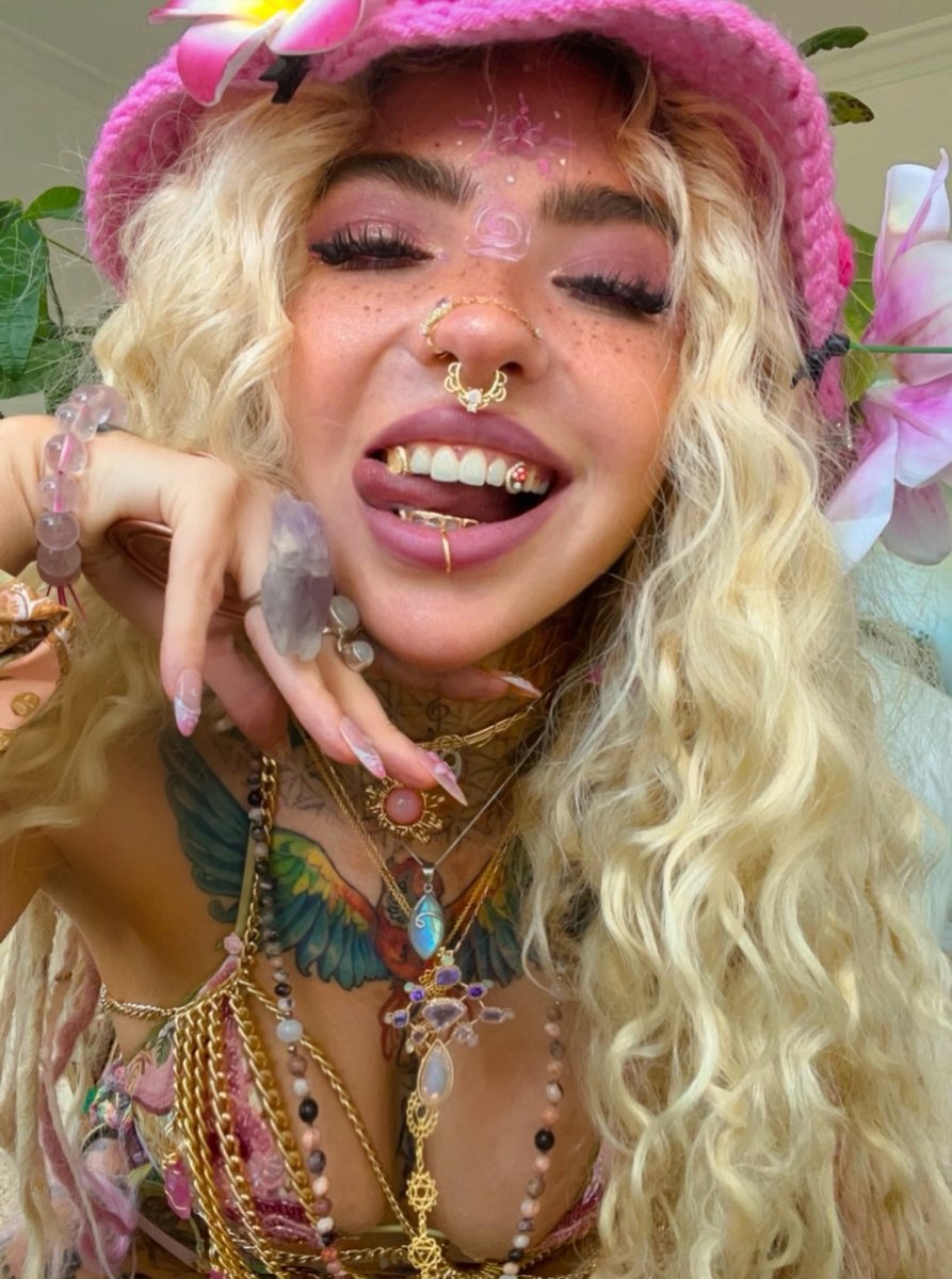 🍄 Shanin Blake 🍄 tweet media