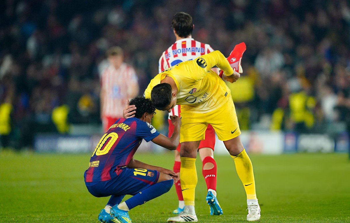 ARG_HQ's tweet image. Juan Musso &amp;amp; Lamine Yamal #Respect