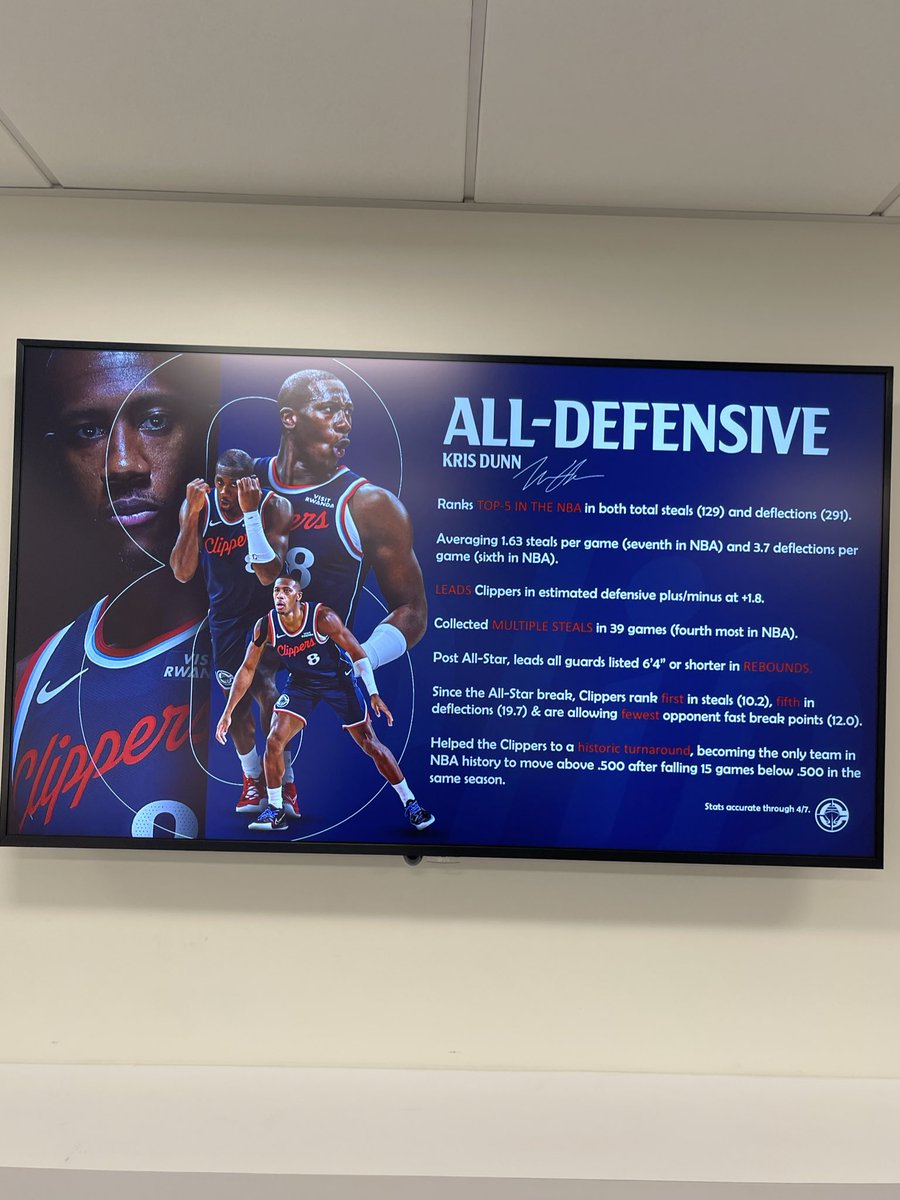 Tomer Azarly tweet media